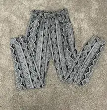 Black And White Print Pants With A Bow, Size Small