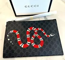 Gucci Kingsnake GG Supreme Clutch