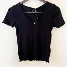 Vero Moda Black Knit Lightweight Ruffle Hem Short Sleeve Top Size Small NEW