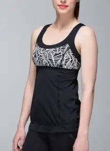Lululemon Run‎ Ta da Topper Black Tank Top Sleeveless Athletic Leaf Print Size 8