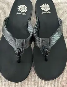 Yellowbox Black felena flip flop sandals flip flops
