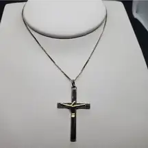 Sterling Silver Necklace & Crucifix Pendant