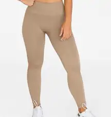 Nvgtn scrunch butt leggings size medium