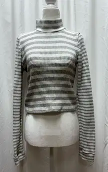 Aerie Juniors Grey White Striped Crop Mock Turtleneck Pullover size M