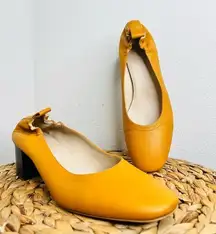 Shoes Everlane The Italian Leather Day Block Heel ochre mustard yellow