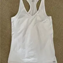 Alo yoga white workout racerback V neck tank top shirt sz s small 4 6 Lululemon