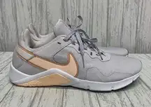 Womens Size 7.5 Nike Legend Essential 2 EUC