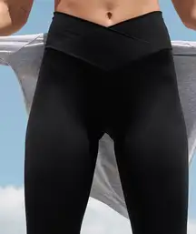 OFFLINE By Aerie Real Me High Waisted Crossover Legging size medium 