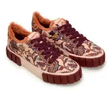 FARM Rio Beige Sunset Floral Tapestry
Flatform Sneakers size 6.5 NWT