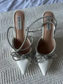 bow heels