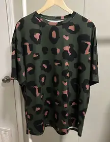 SHEIN Women’s Dark Green Camo Cheetah Print Short Sleeve Shirt size XL