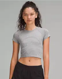 Lululemon Swiftly Tech Cropped Short Sleeve Shirt 2.0 seamless Gray Top seamless