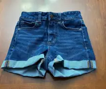 Aero ladies shorts are a size 00.