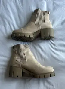 Boots Size 8