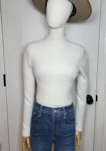 Aritzia Babaton Kuma White Fluffy Sweater Size XS Minimalist Luxe Preppy Chic