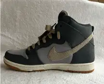 Nike Dunks comfort premium shoes swoosh sporting club grey size 8