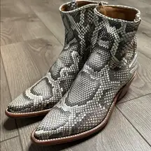 Miron Crosby Python Heeled Western Ankle Boots Size 6