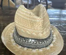 Express hat perfect for the summer! Great condition