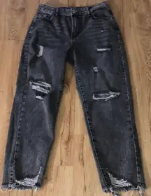 L 8/10 black distressed jeans Relaxed and comfy jeans distressed