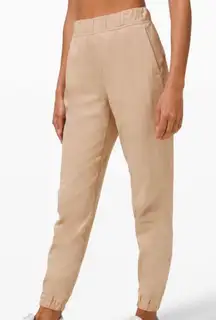 Lululemon Adapted State Training‎ Jogger in Cafe Au Lait Sz 8