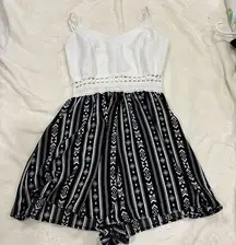 Iris romper black white