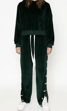 GREEN VELOUR CROPPED HOODIE