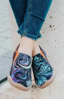 UIN Women’s Size 10 Van Gogh “Starry Night” Pattern Slip-On Shoe