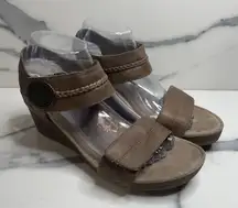 Aetrex Wmns Taupe Leather Ariel Wedge Sandals Sz 40 Sz 9-9.5 Comfort Minimalist