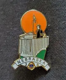 1980 Vintage Soldier Fort Nebraska 38 Enamel Lapel Pin Brooch Badge Lion…