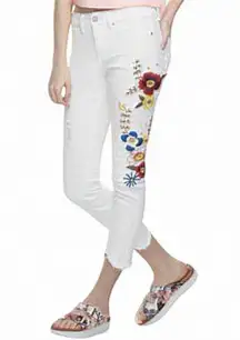 Indigo Rein  Women White ankle Jeans size 5/26 Embroidered Flower raw distressed