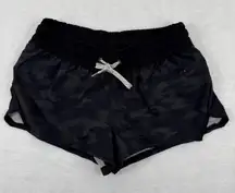 Vuori Clementine 2.0 running Black Camo Performance Athletic Shorts Size XS READ