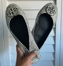 Tory Burch | Minnie travel ballet flat in black and white snake Roccia