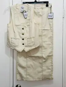 women’s Jean set vest and skirt ivory color size M