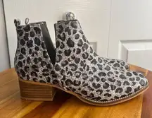 A Rider Girl gray leopard booties size 8