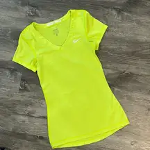 Nike  Pro Neon Yellow V-neck Short Sleeve Fitted T-shirt Size XS