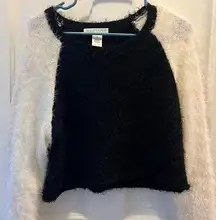 Planet Gold Black and White Womens Cropped Fuzzy Sweater - Size M