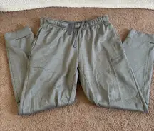 Heathered grey therma fit Nike sweatpants women’s size medium