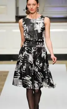 New Oscar de la Renta 2012 runway dress