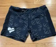 Oiselle women’s shorts size 6 .