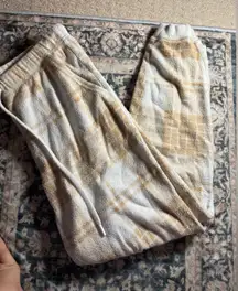 Aerie Women's Plaid Joggers in Cream and Tan