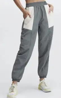 Fabletics Jaylee Two-Tone Track Pant in Strom Cloud, Size L​​​​​​​​​​