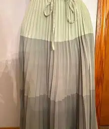 SHEIN Tri-Color Green Pleated Long Skirt