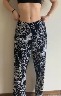 Black & White Pants Printed Size 3