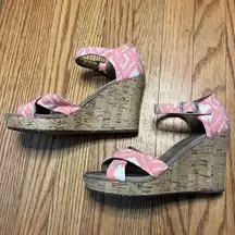 Toms Women Wedge Sandals Shoes Cork Heel Size 7.5 Coral White cross.