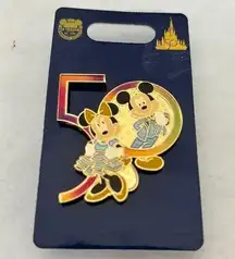 Disney  World 50th Anniversary Mickey And Minnie Mouse 50th Pin New on Card