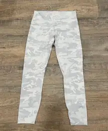 white camo wunder under  leggings 25”