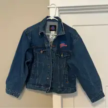 Vintage Blue Jean Jacket with Timeless Trucker Design