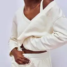 For Love and Lemons Cream Morgan V-Neck Cropped Sweatshirt L