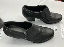 Womans Bare Traps Remy Slip On Booties 10 M Black Block Heel Scrunch Stud Accent