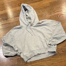 GAP cropped grey hooded sweatshirt, xS, cozy, modern
